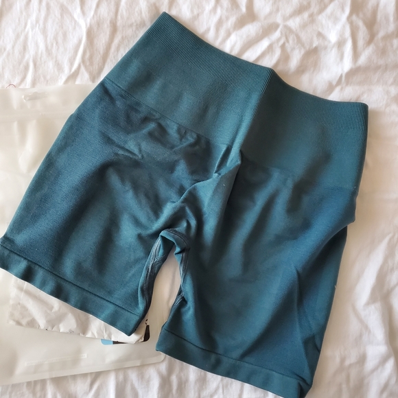 Alphalete Amplify 4.5" Seamless Shorts - Pier Blue - Picture 5 of 10